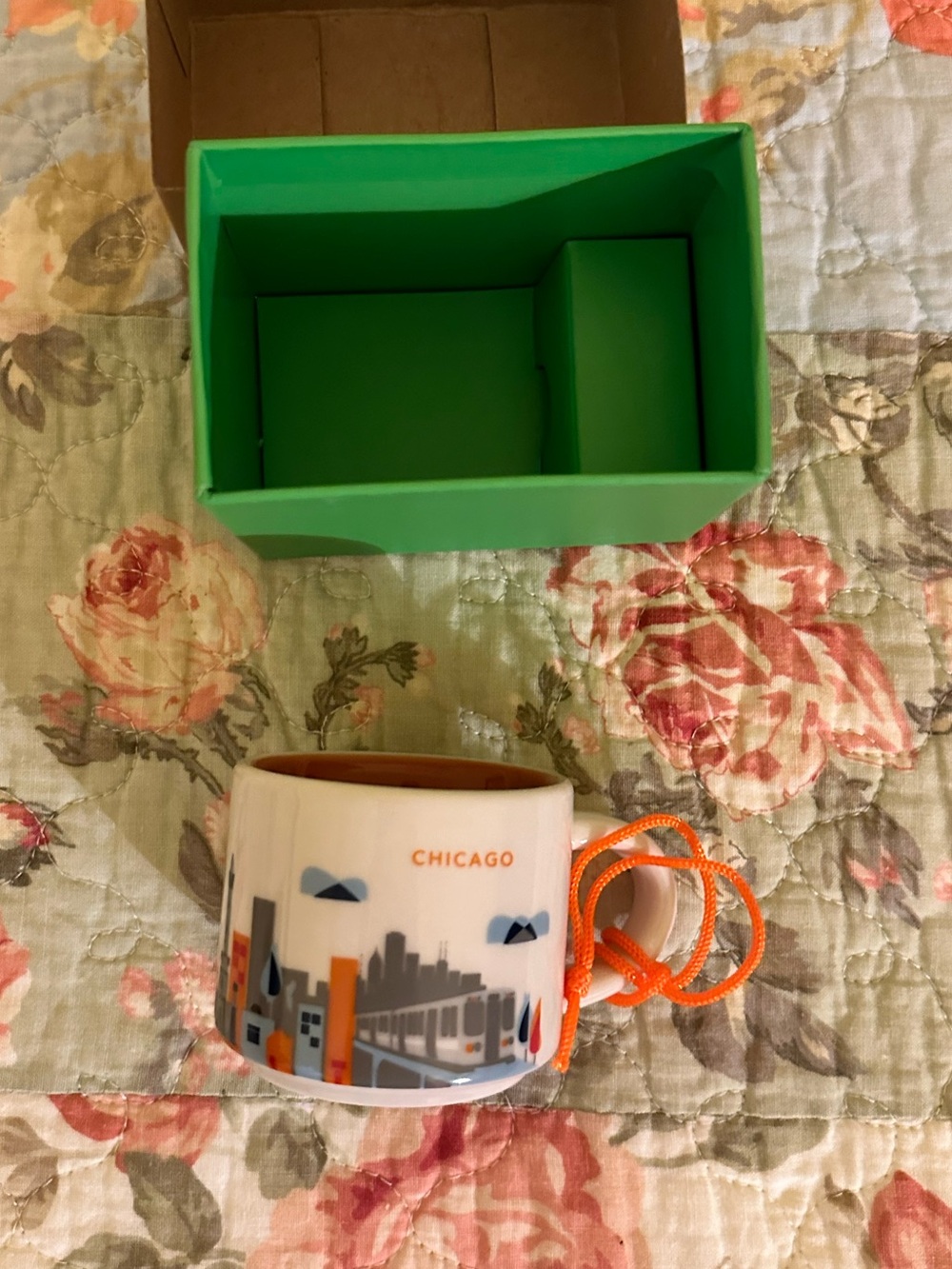Starbucks -  Chicago Mug - Picture 2 of 4